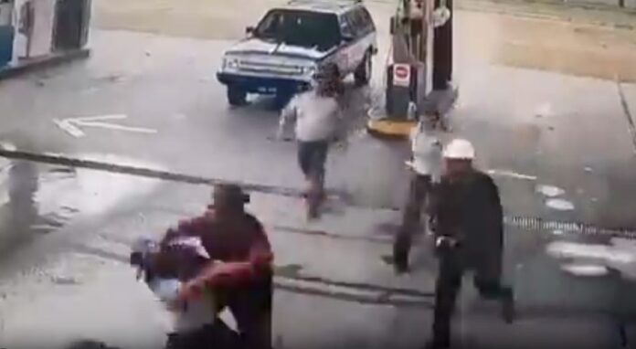 Furia en Bragado: no le cargaron GNC por tener una oblea vencida y golpeó al playero de la estación de servicio