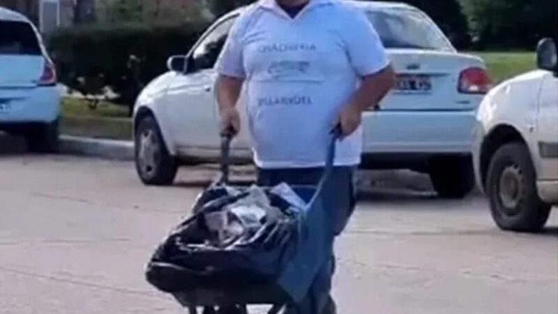 Fue a pagar una factura de $840 mil de luz con una carretilla cargada de plata