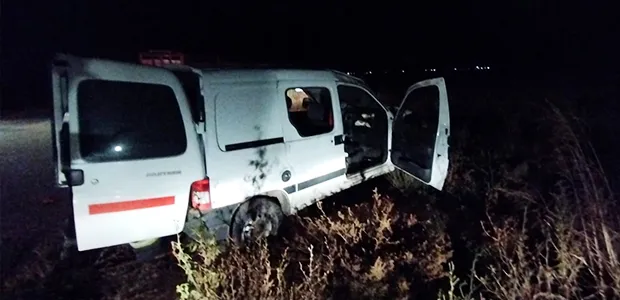 CORONEL CHARLONE: volcó un vehículo con menores a bordo que regresaban de una competencia