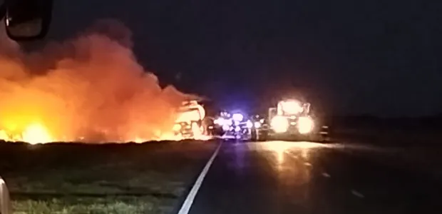 Se incendió un camión en la Ruta 7 a la altura de Vedia