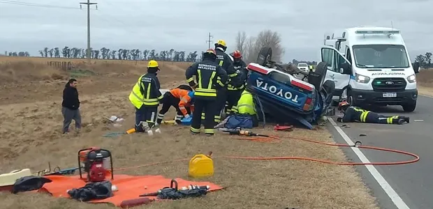 Un muerto y un herido en un vuelco cerca de Intendente Alvear