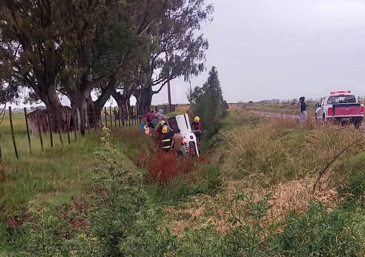Accidente en un camino vecinal cerca de Tres Algarrobos